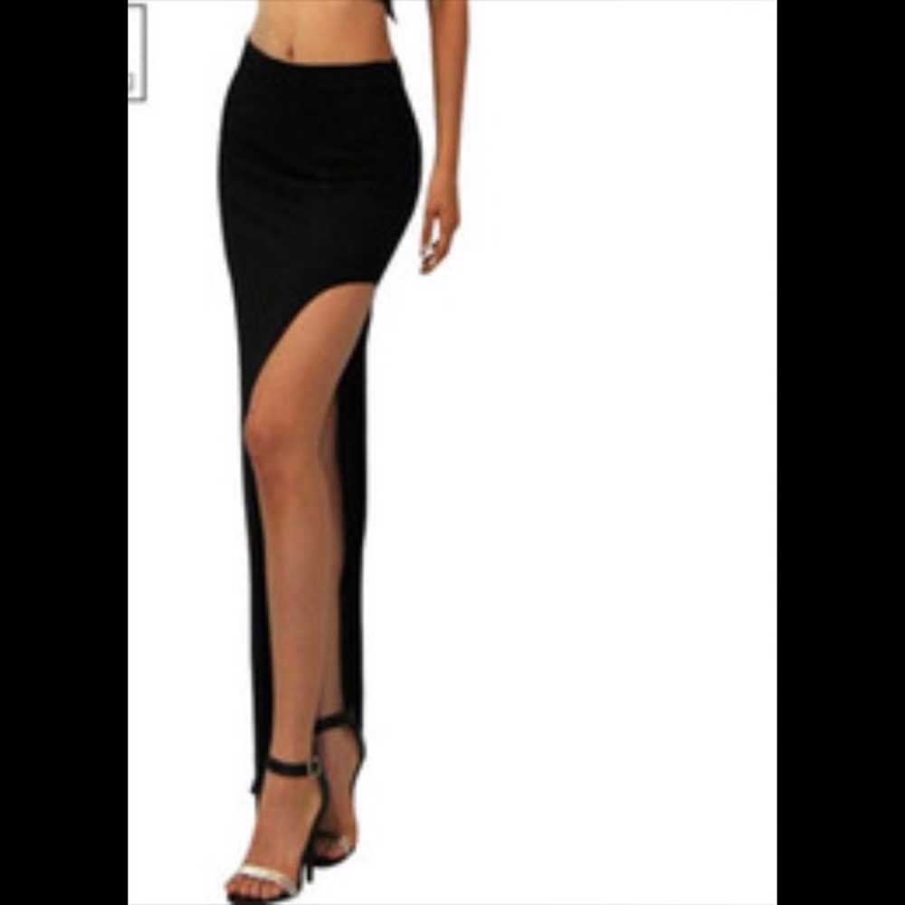Black maxi with side slit