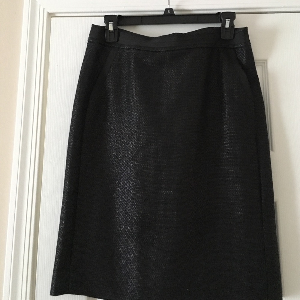 Above he knee pencil skirt