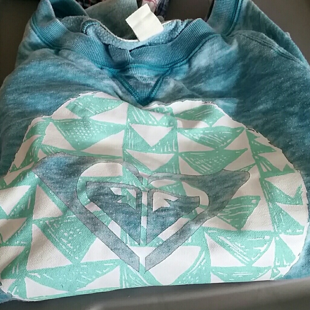 Roxy pull over