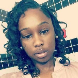 Meet your Posher, Malika