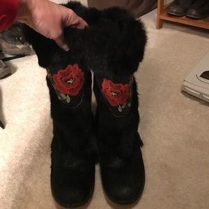 Black Fur Boots with Roses