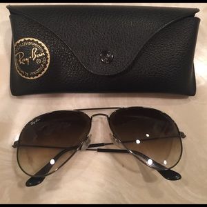 Women's Ray-Ban Aviator sunglasses!