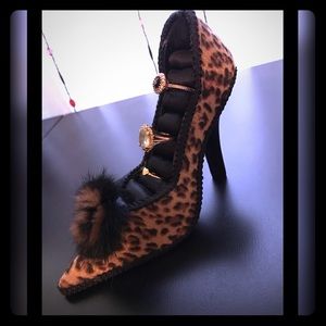 Leopard Stiletto Ring Holder *rings not included*
