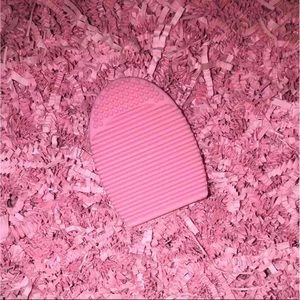 Brush Cleaner