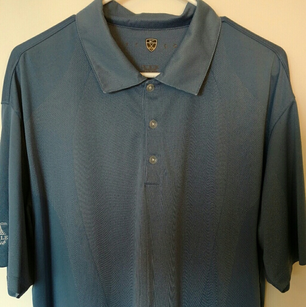 CLOSET CLOSING Nike golf shirt