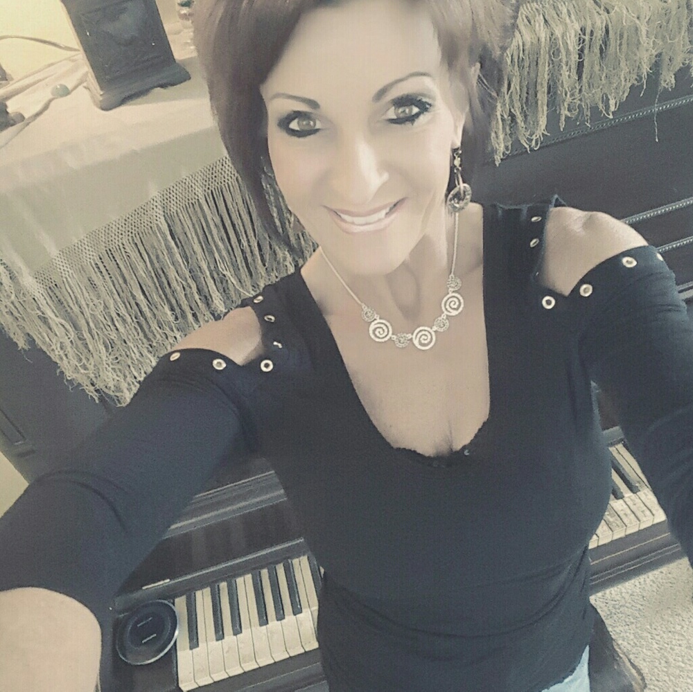 Meet your Posher, Mindi