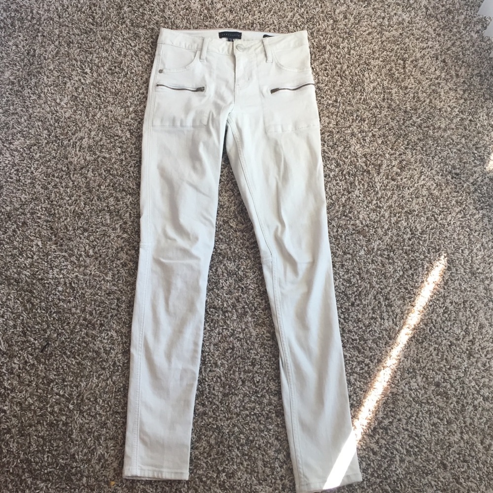 Sanctuary light wash denim white/grey tone