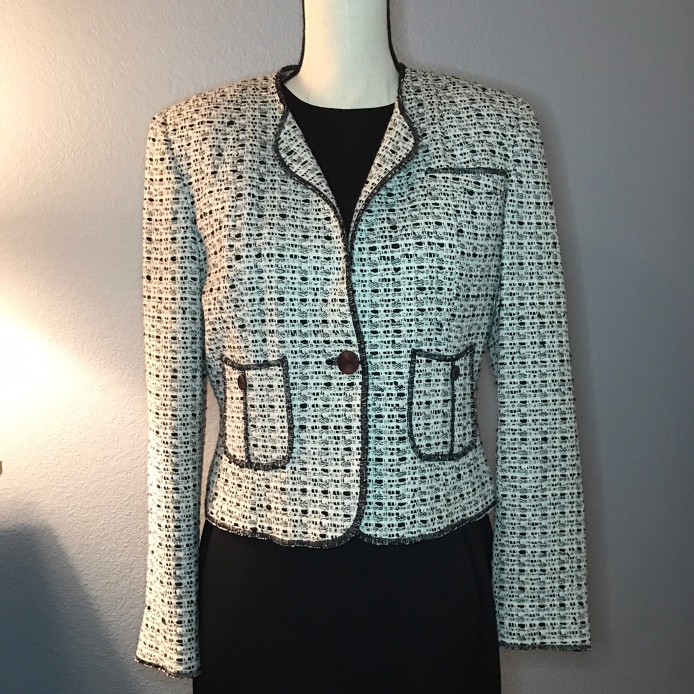 Beautiful Harve Bernard jacket.