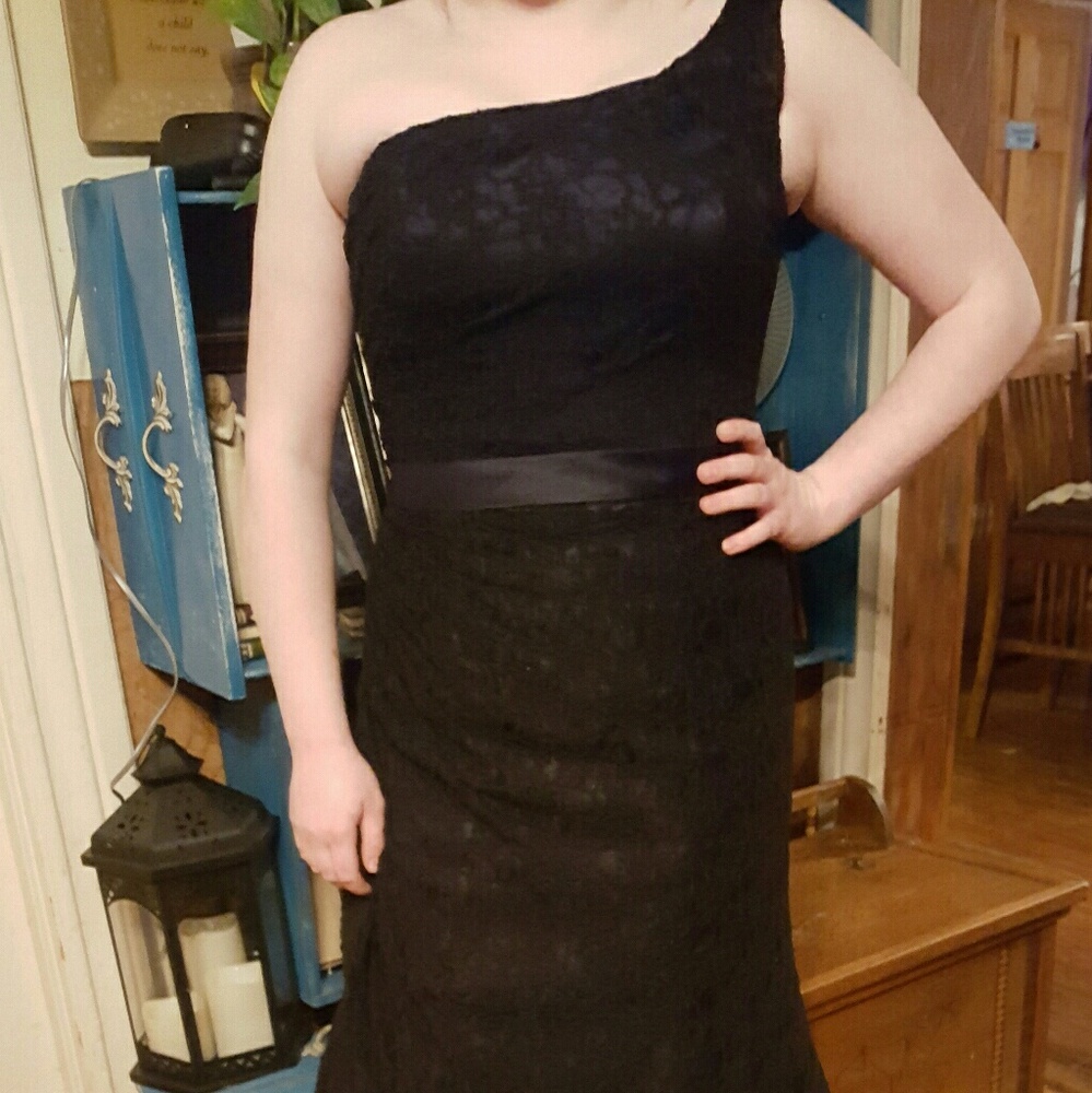 Black lace one shoulder formal gown