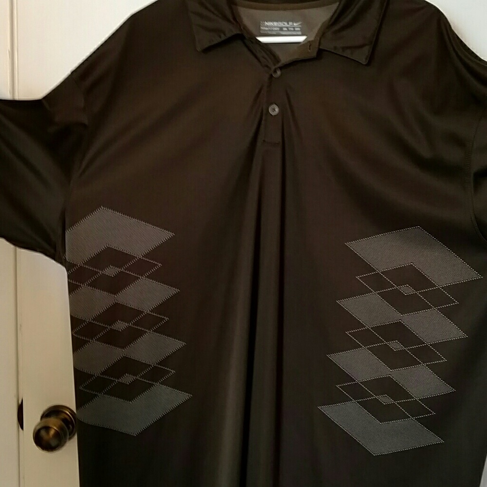 Nike dry fit golf shirt