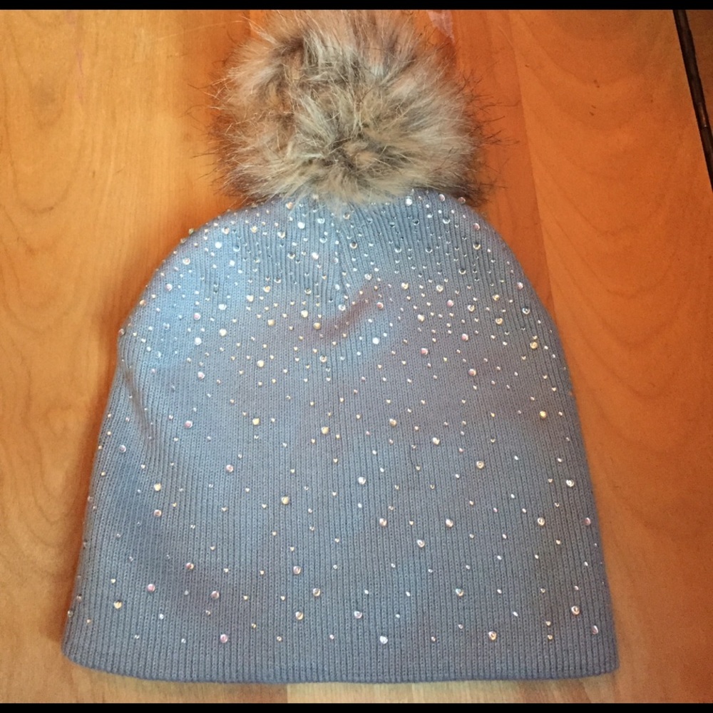Gray sparked hat with Pom Pom
