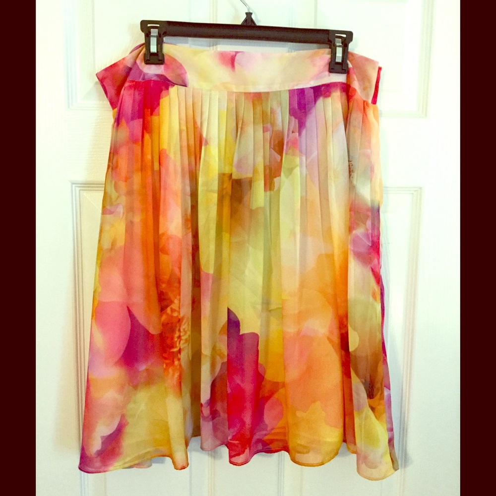 Liz Claiborne Sheer Floral Skirt Size 14