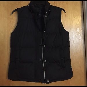 GAP black puffy vest size XS