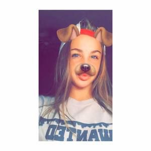 Meet your Posher, Chloe