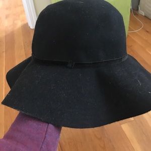 Urban outfitters floppy hat