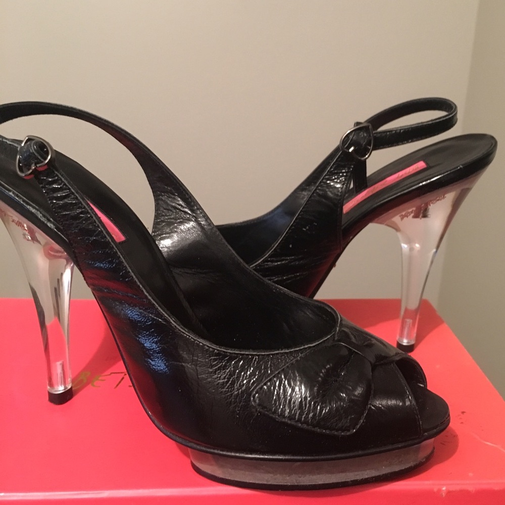 Betsey Johnson sling back heel