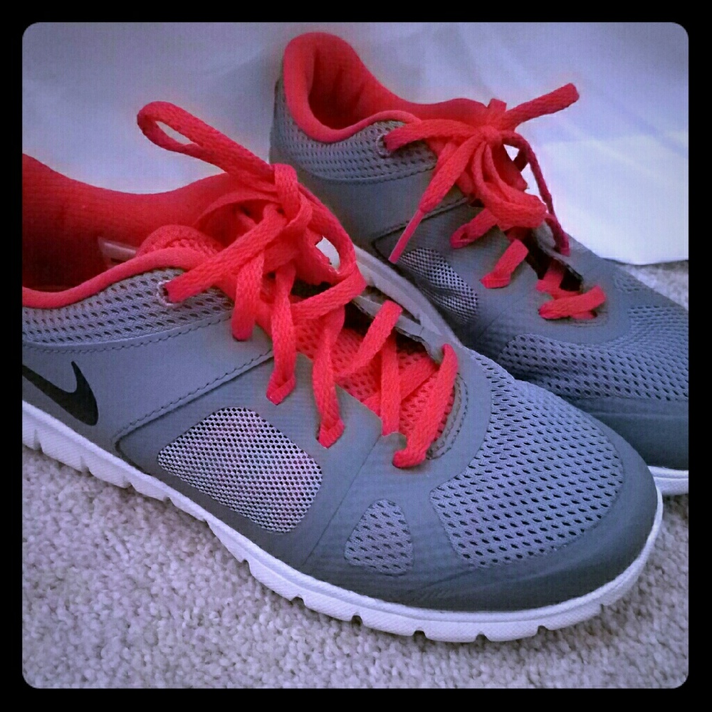 Nike Boy's Flex  Running Shoes - Size 5 1/2