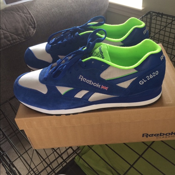 NIB Reebok Sneakers. Size 12 - Picture 2 of 4