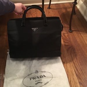 LIKE NEW - black PRADA nylon handbag - SO CHIC!