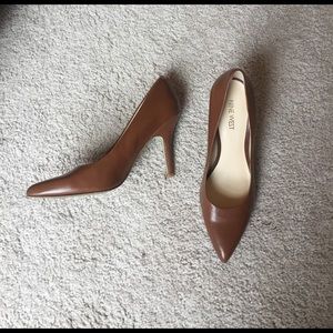 Tan/Brown Nine West pumps