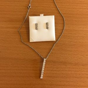 Necklace and earring fashion jewelry set