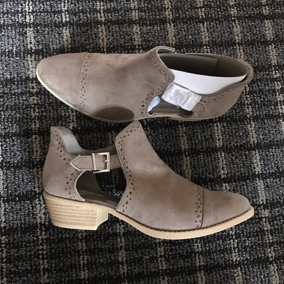Qupid Shoes - Faux Suede Qupid bootie size 7---sold out online