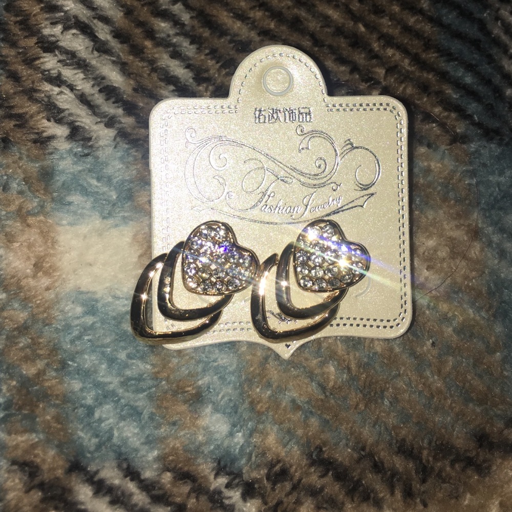 Cute crystal heart earrings