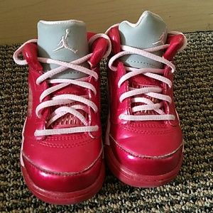 Toddler valentine jordans size 6