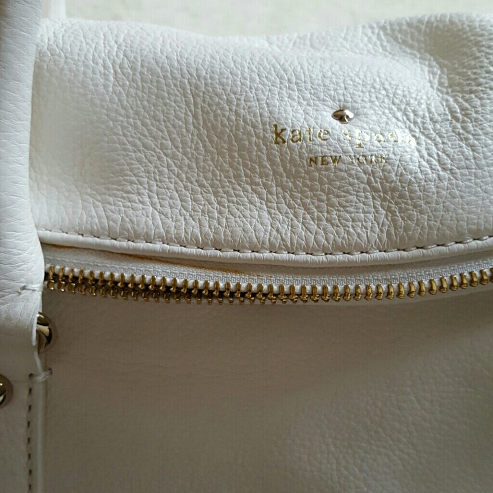 ***SOLD*** kate spade Cobble Hill Small Leslie - Picture 4 of 4