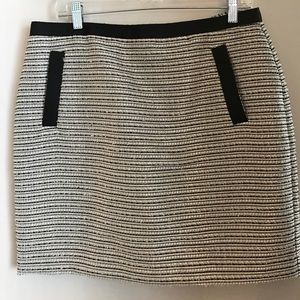 Tweed striped cream, gold and black skirt