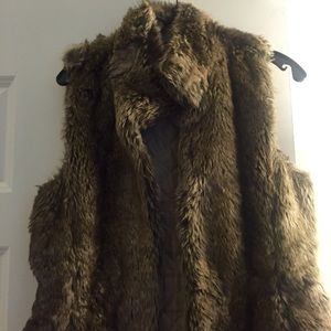 Banana Republic faux fur vest, Size Small