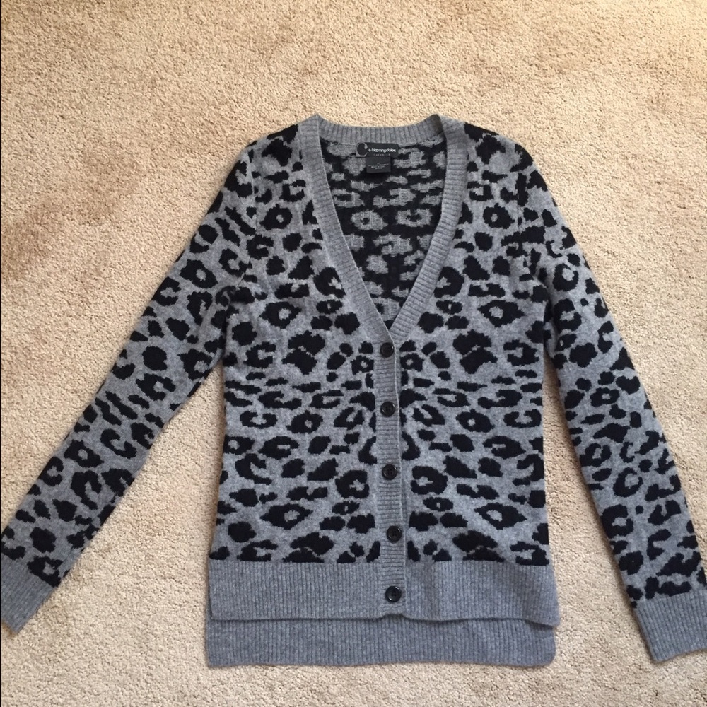 Bloomingdales 100% cashmere cardigan