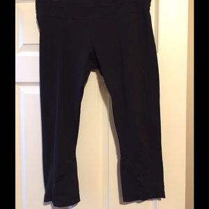 Lululemon crops, size 12