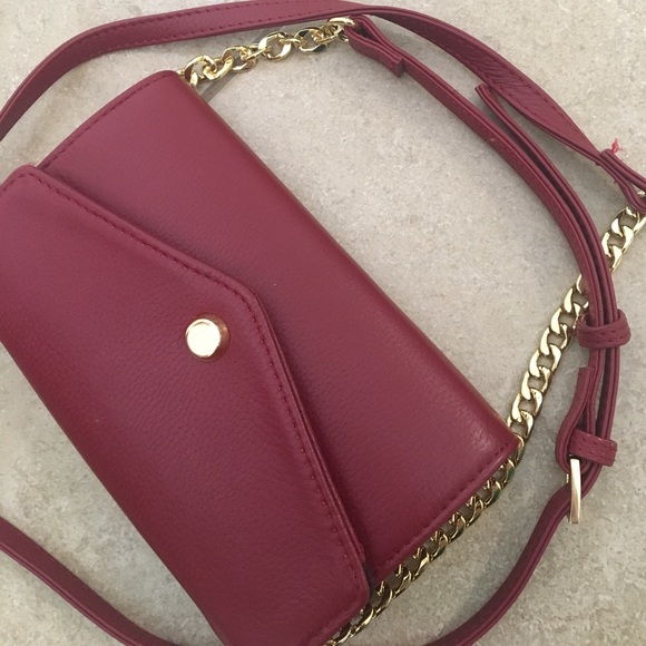 Stella & Max cross body red & gold chain purse. - Picture 2 of 4