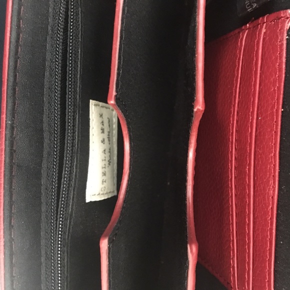 Stella & Max cross body red & gold chain purse. - Picture 3 of 4