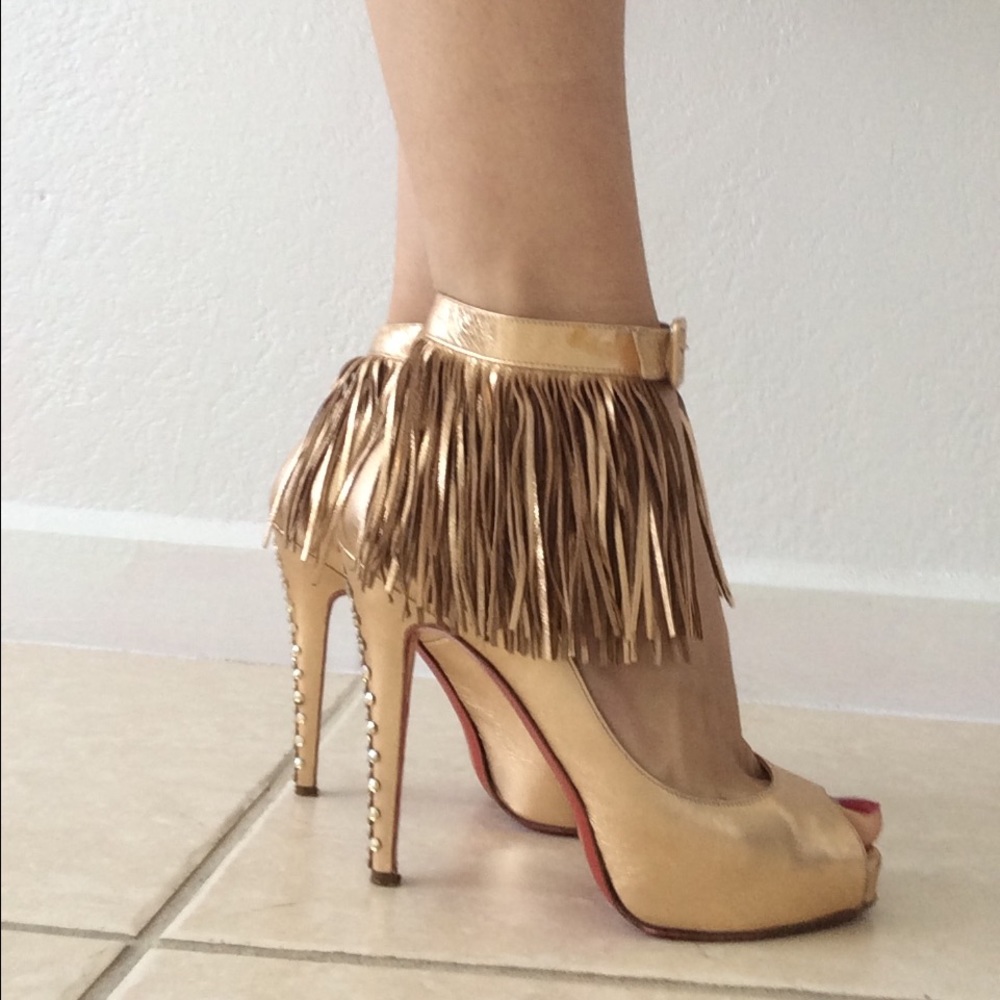 ❤sold❤Christian Louboutin Short Tina fringe heels - Picture 1 of 4