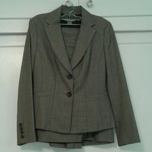 Ann Taylor 2 pc suit