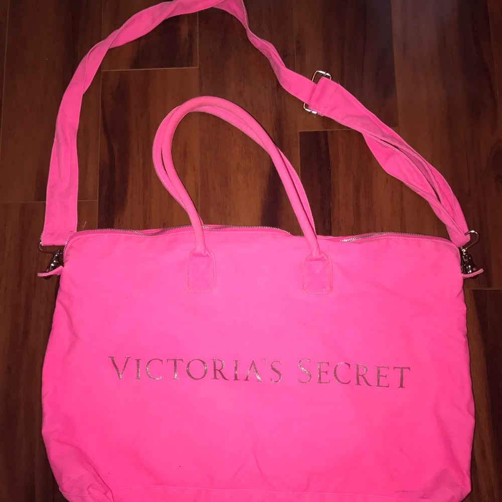 PiNk VICTORIA's SECRET Duffle Bag