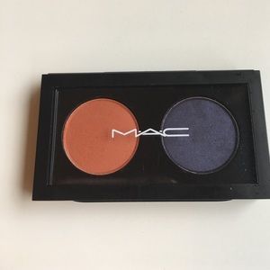 M.A.C Duo Eyeshadow.