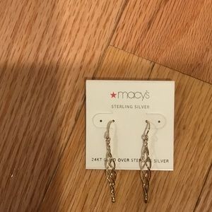 Macy's unique earrings ❣NEW