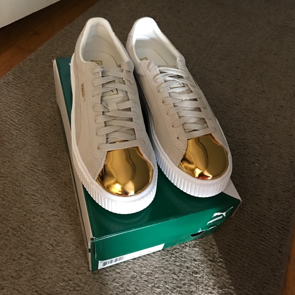 Suede Platform Pumas