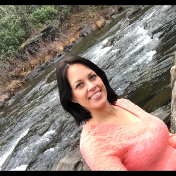 Meet your Posher, Heidi - Picture 2 of 6