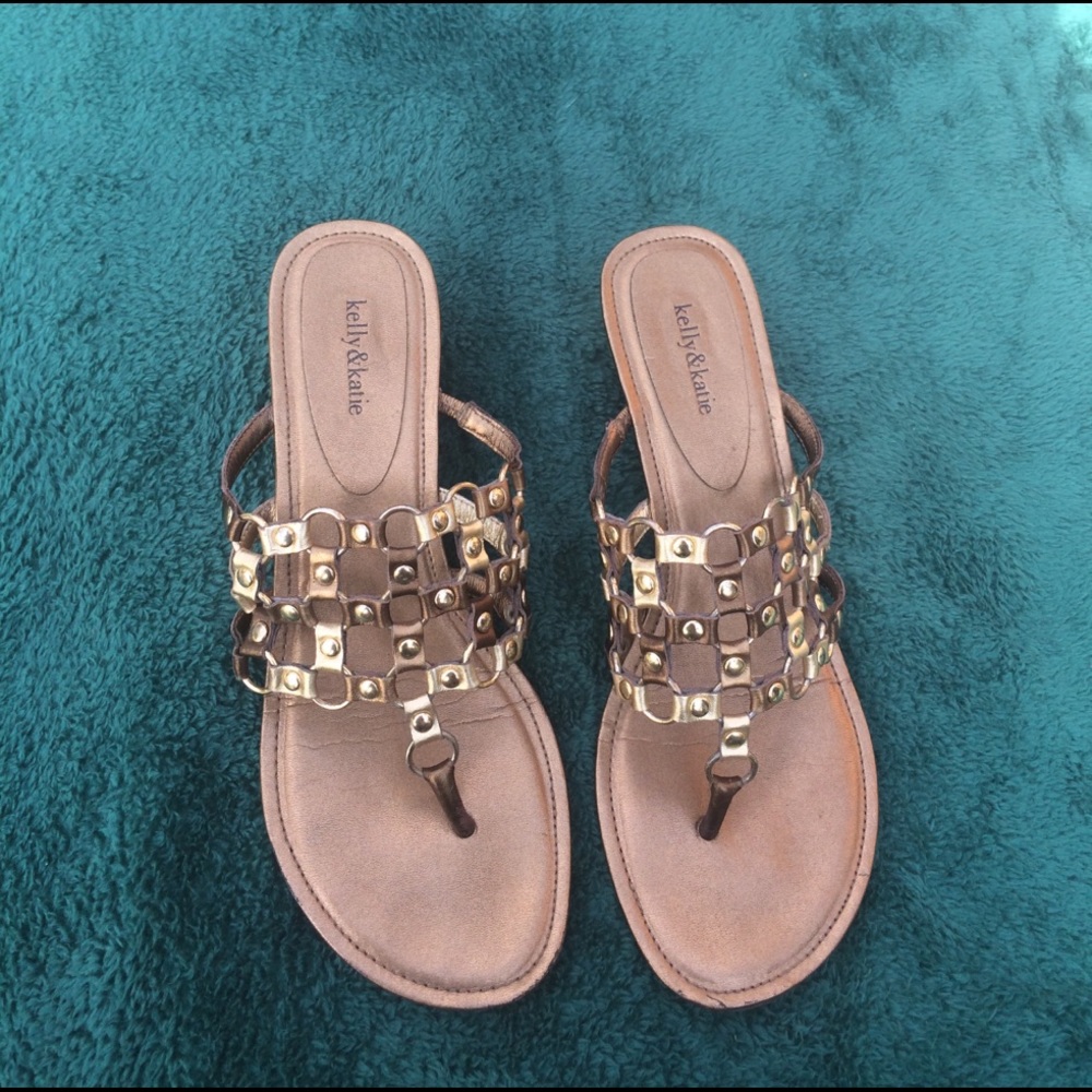 🔥FLASH🔥 KELLY & Katie size 7 thong sandal