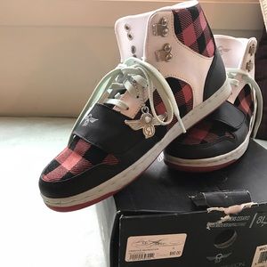 NWOT Women's Creative Recreation Sneakers Size 8