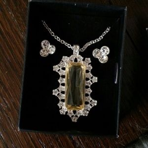 Avon Earrings and Necklace Set