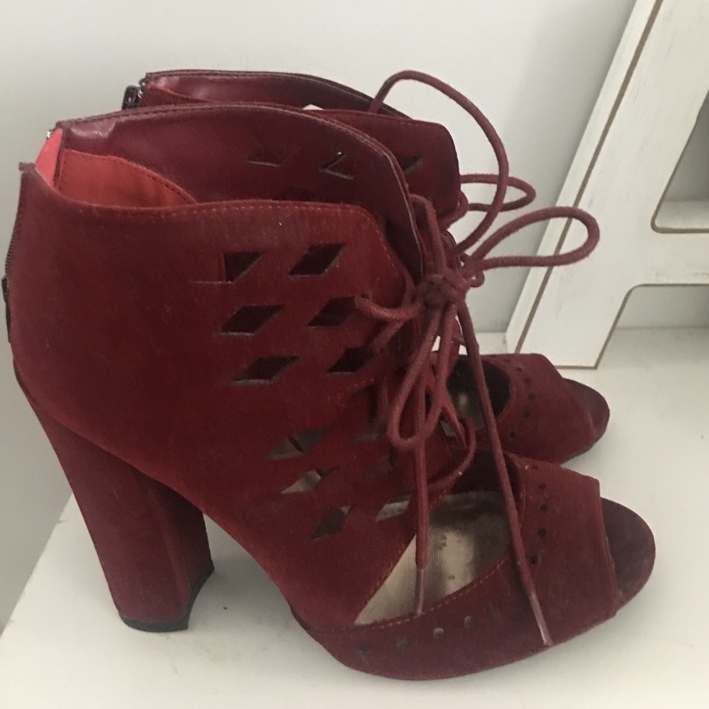 Perfect Valentine's Day heel size 7