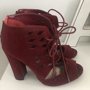 Perfect Valentine's Day heel size 7