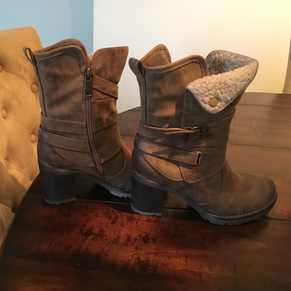Faux fur boots