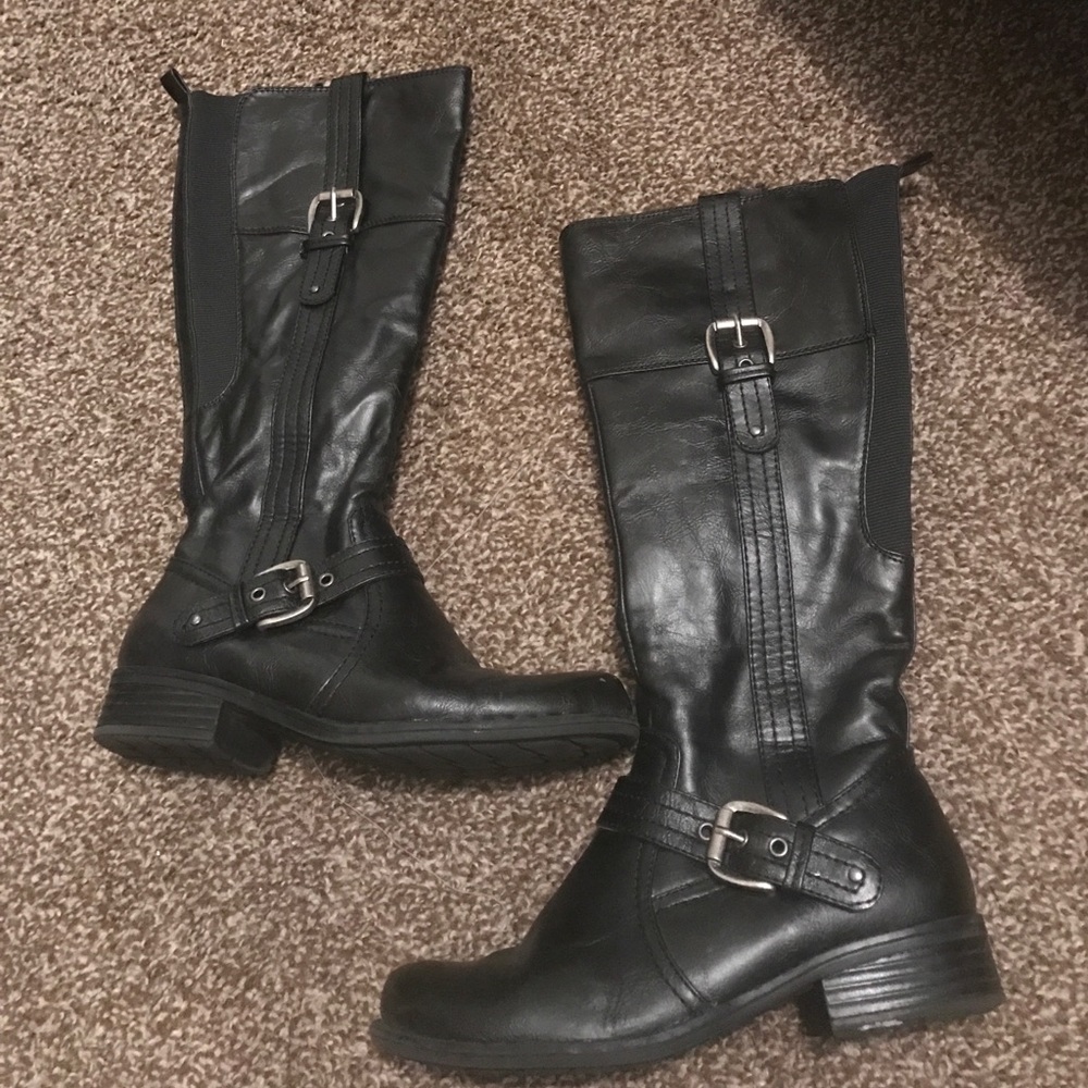 Black boots