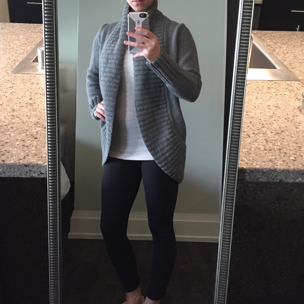Express Sweater - S - Gray
